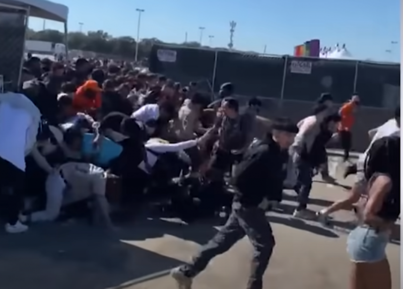 Заведоха над 140 дела срещу организаторите на злополучния концерт на Травис Скот