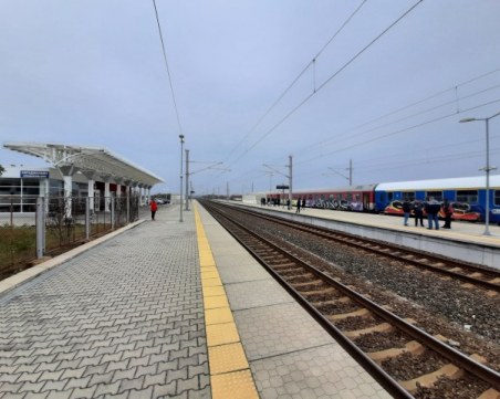 Инцидент на гара Караджалово блокира три влака