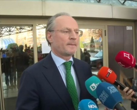 Лозан Панов: Битката тепърва предстои