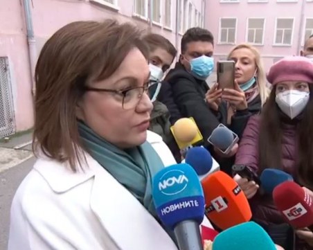 Нинова: Длъжни сме да съставим мнозинство, иначе ни чакат тежки месеци