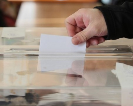 Удължиха изборния ден в Истанбул заради опашки пред секциите