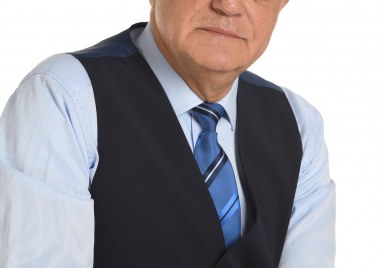 Няколко часа след оставката на Христо Иванов съпредседателят на Демократична