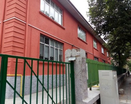 Пловдивска област на границата да падне в червената зона, 8 паралелки се върнаха в клас