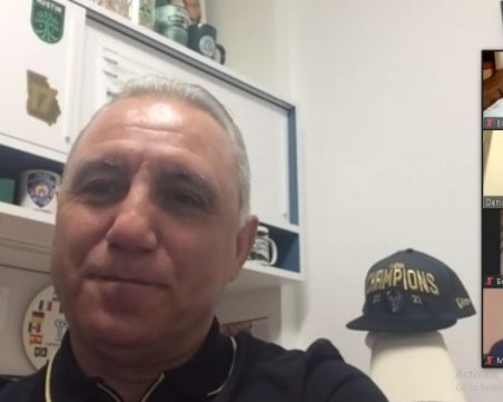 Стоичков мотивира деца и младежи с диабет:  Никога не се отказвайте от мечтите си