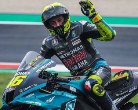 Великият Валентино Роси приключи кариерата си с 10-о място