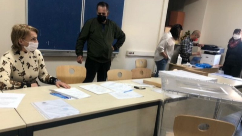 Над 90 000 души са гласували в Турция,  в САЩ също голям брой българи отиват до урните