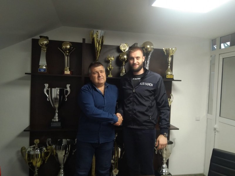 Пловдивски волейболист ще играе за Нефтохимик