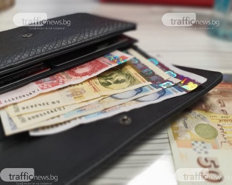 Колко можем да спестим за месец? Разходите ни скачат с 15% за година, харчим повече за свободното си време