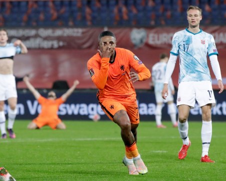 Нидерландия се завърна на Световно след късни голове срещу Норвегия