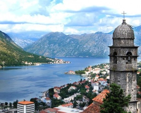 Забраняват новогодишните тържества в Черна гора