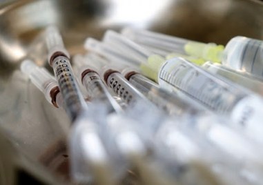 България препродава 259 740 дози от ваксината на Pfizer Inc