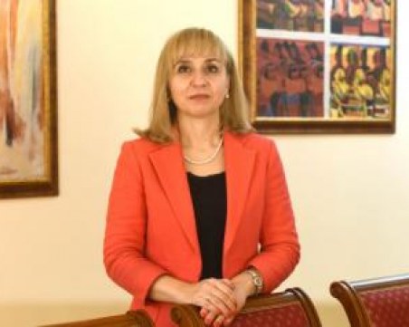 Омбудсманът Диана Ковачева е срещу идеята родители и училища сами да плащат COVID тестовете