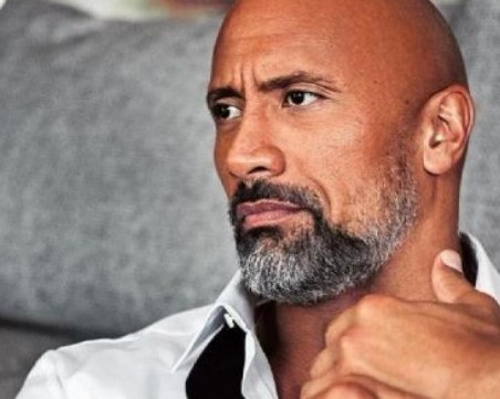 Скалата иска да е следващият Джеймс Бонд