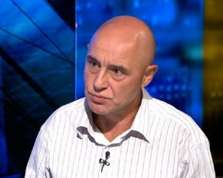 Проф. Петров: Светът е в колосален балон на активите, остава да чуем гърмежа от спукването