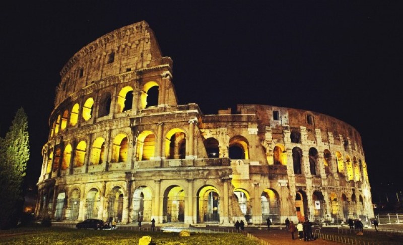 Американски туристи изпиха най-скъпата бира в живота си в Рим