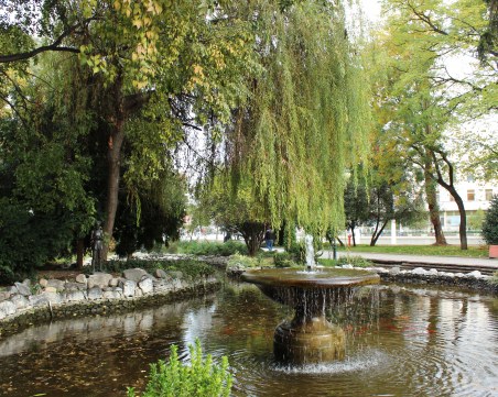 Вандали изпотрошиха чешмичка в парк, ще я ремонтират напролет