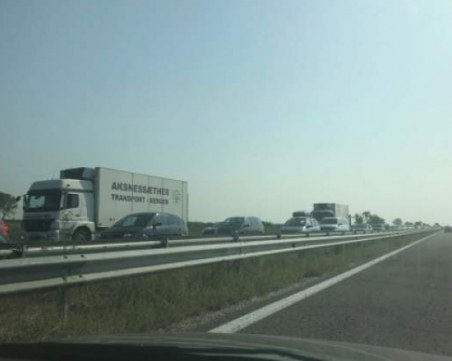 Автомобил закъса на АМ 