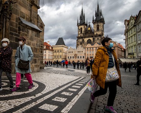 Чехия регистрира над 20 000 новозаразени за ден