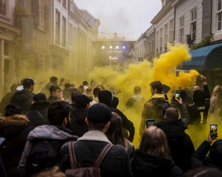 Европа протестира срещу зелените сертификати: Сблъсъци, ранени и арестувани