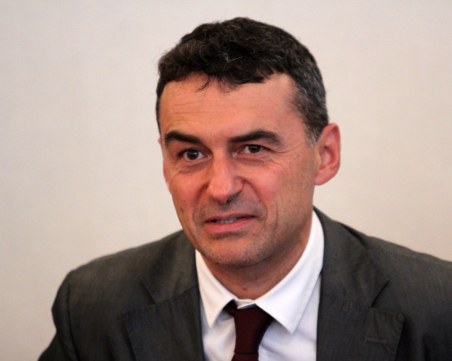 Проф. Иво Петров: COVID може да причини сърдечно-съдови усложнения, но основно при неваксинирани