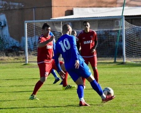Спартак продължава своята наказателна акция с победа над Металик