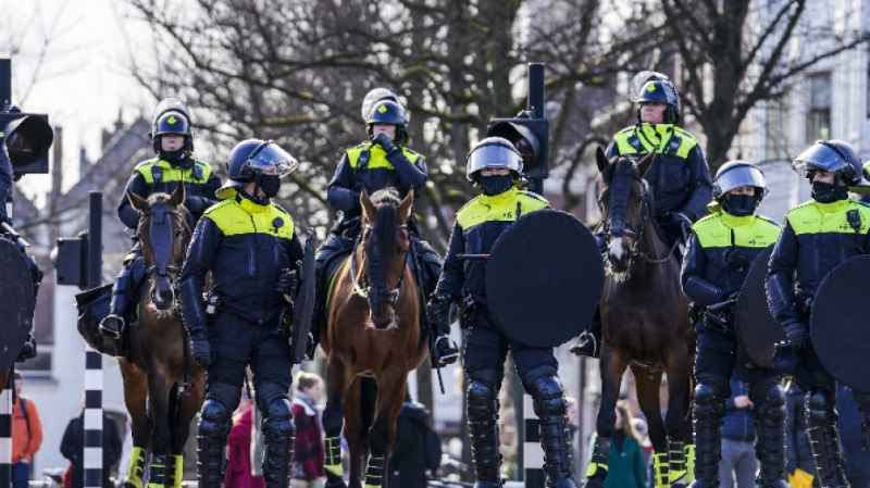 Нов протест срещу противоепидемичните мерки, организиран снощи в нидерландския град
