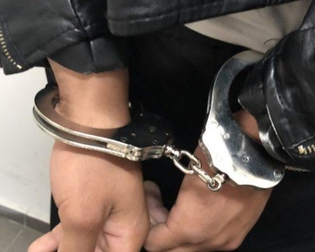 Мъж нападна стоматолог в кабинета му в Пловдив, задигна пари