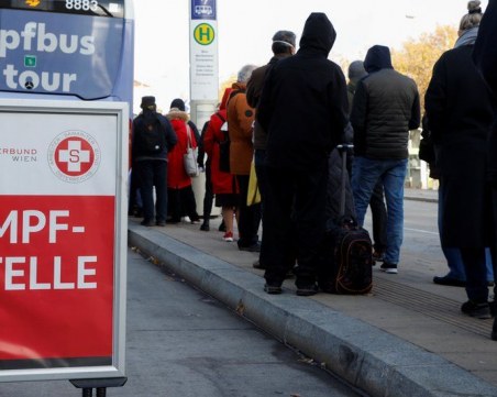 Въвеждат локдаун за неваксинираните в Словакия