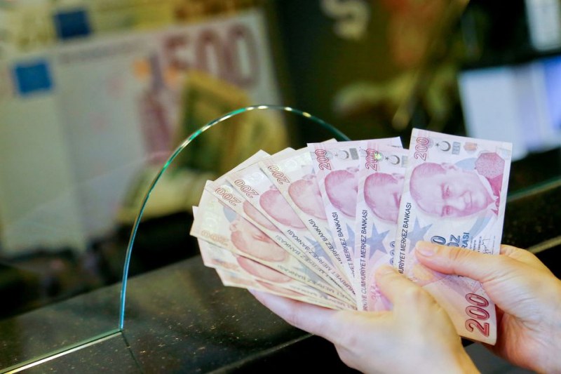 Нов исторически срив! Турската лира падна до 14 стотинки