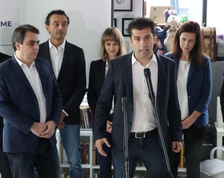 Електронното правителство : Дистанционно гласуване, без стикери на колите и частни фирми да вадят документи