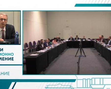 Ицо Хазарта: Претоварваме децата - това е все едно на един отслабнал щангист да даваме все по-големи тежести