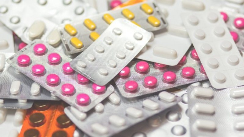 Здравното министерство купува още три медикамента за лечение на COVID-19