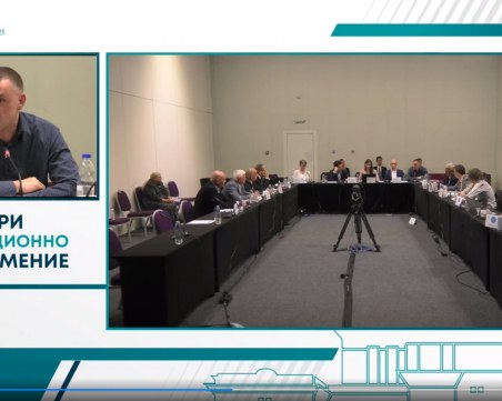 Преговорите за култура: Повече пари за институтите в малките градове, поне 1% от БВП да отива в сектора