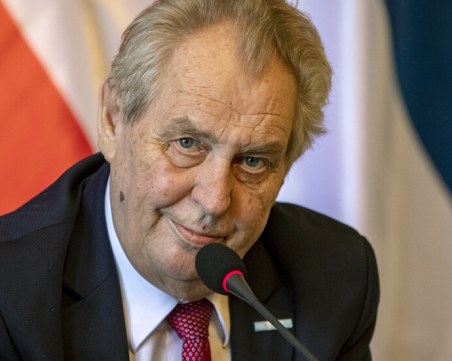 Върнаха в болницата чешкия президент в същия ден, в който бе изписан – заразил се с COVID