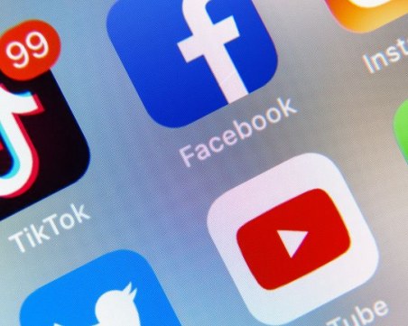 Защо Русия ще забрани Facebook, Instagram, TikTok, Google и други приложения
