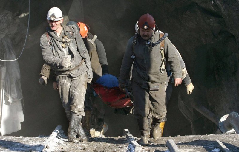 Пожар в мина в Русия, 41 души са пострадали