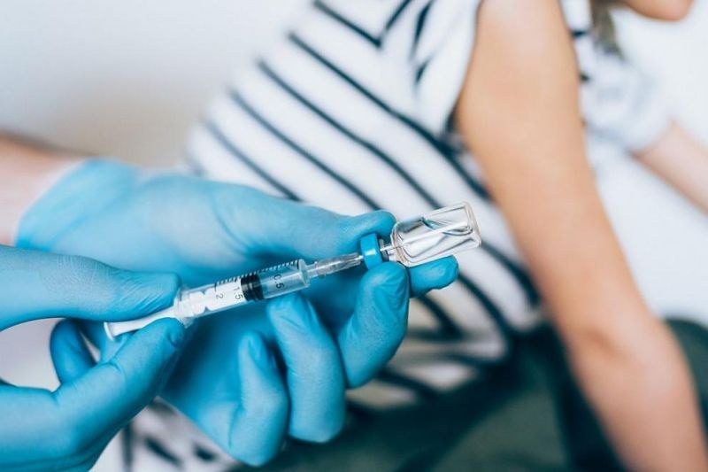 3 696 са регистрираните странични реакции след ваксинация срещу COVID-19