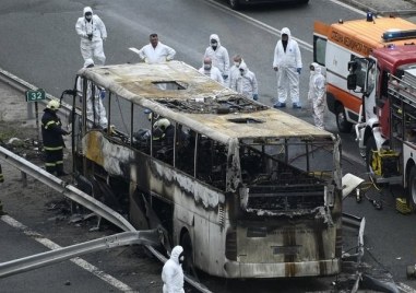 Намерено е още едно тяло в изгорелия автобус на магистрала