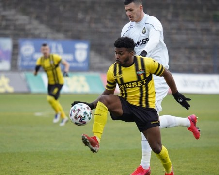 Ботев с равенство срещу Славия като гост