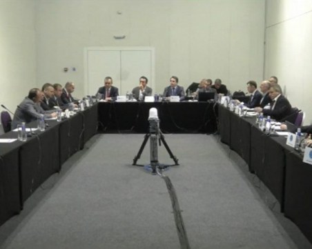 Продължават преговорите за съставяне на коалиционно правителство