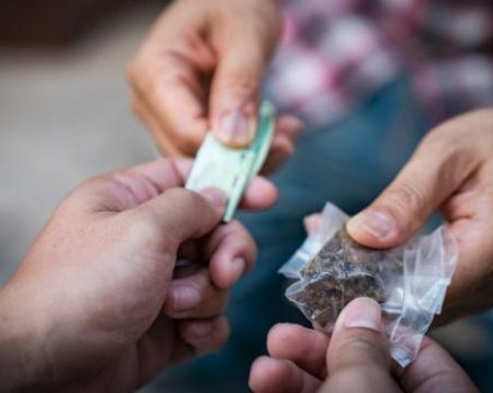 Спецакция на наркотици в Пловдив и областта, трима са зад решетките