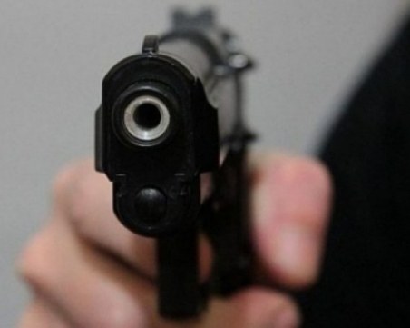 Трима загинаха след стрелба срещу автобус с ученици в Косово