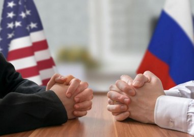 Русия намалява дипломатическото си представителство в Съединените щати по настояване