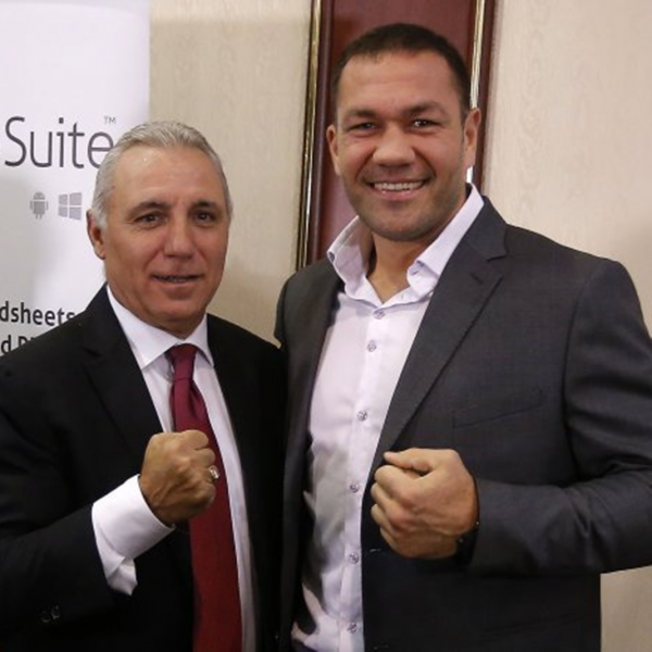Легендата на българския футбол Христо Стоичков поздрави най-добрия ни боксьор