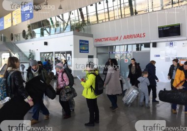 Пристигащи на летище Пловдив масово не са наясно със заповедта