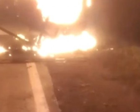 Автобусът край Гурково пламнал откъм двигателя, пътувал към Турция, за да вземе пътници