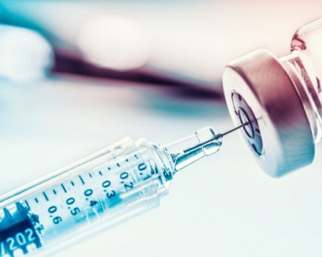 Pfizer работи по ваксина срещу щама Омикрон