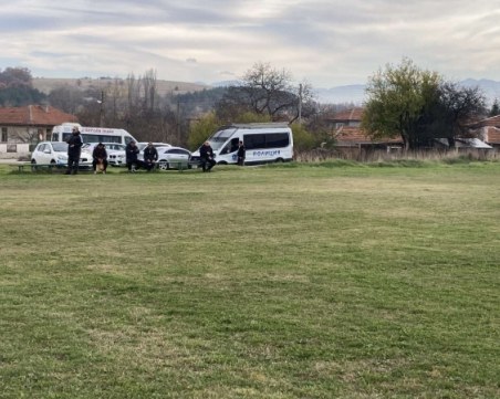 Полицията предотврати бой на мач на Спартак в Нови извор