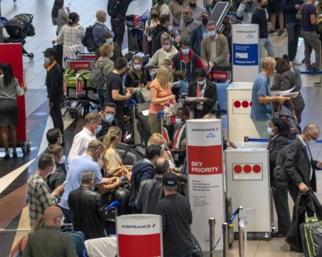 Десет български граждани бяха евакуирани от ЮАР