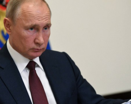 Путин даде една седмица на правителството да изготви план за действие срещу новия вариант на коронавируса